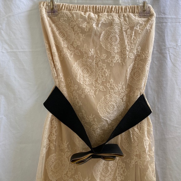 Lace Strapless Dress Size: Large - Picture 3 of 8